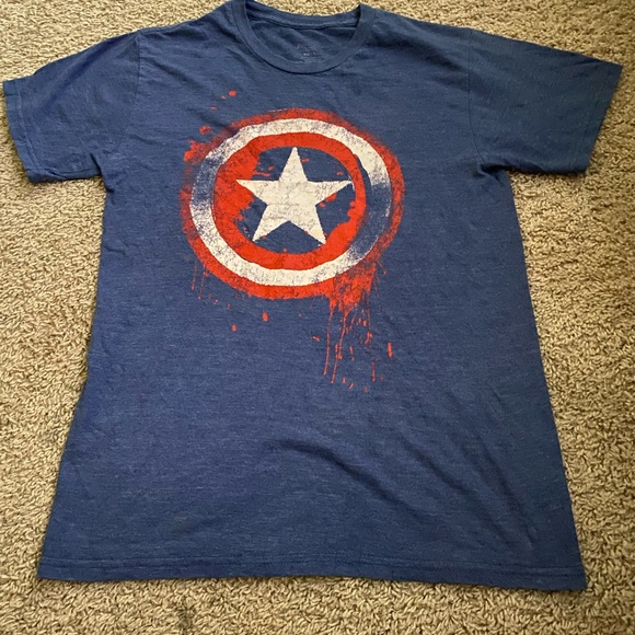 Camiseta Estampada Capitán América Logo Pecho Hombre Irk | Cuotas Sin